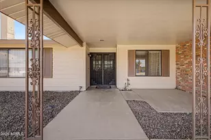 4827 E Paiute St, Phoenix, AZ 85044 - Photo 2
