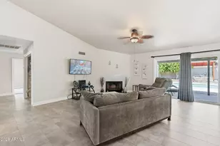 5536 E Beverly Ln, Scottsdale, AZ 85254 - Photo 2