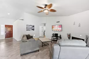 5536 E Beverly Ln, Scottsdale, AZ 85254 - Photo 1