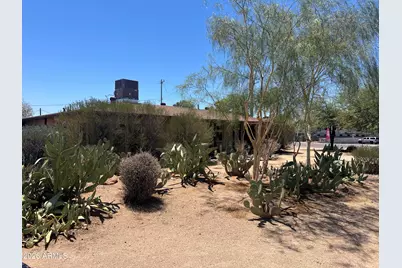 1201 E Desert Park Lane, Phoenix, AZ 85020 - Photo 1