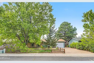 1055 N Manzanita Way, Flagstaff, AZ 86001 - Photo 2
