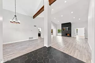 8405 E Turquoise Ave, Scottsdale, AZ 85258 - Photo 4