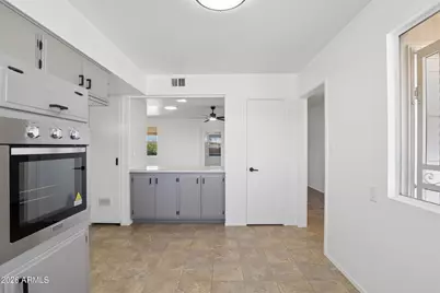 10511 W Clair Drive, Sun City, AZ 85351 - Photo 18