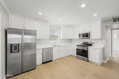 2812 N 32nd Place, Phoenix, AZ 85008 - Photo 1