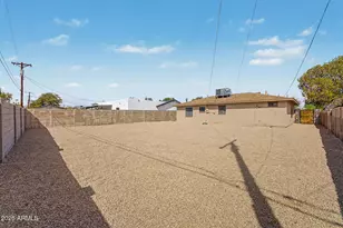 2812 N 32nd Pl, Phoenix, AZ 85008 - Photo 26