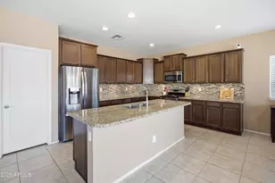 11716 W Rio Vista Ln, Avondale, AZ 85323 - Photo 2