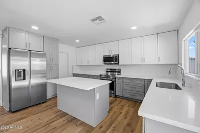 2704 N Yucca Street, Chandler, AZ 85224 - Photo 2