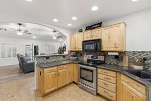 6413 N 171st Ln, Waddell, AZ 85355 - Photo 10