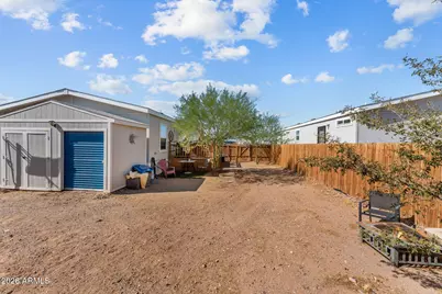 512 W Claessens Drive, Morristown, AZ 85342 - Photo 22