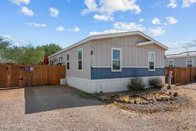 512 W Claessens Drive, Morristown, AZ 85342 - Photo 1
