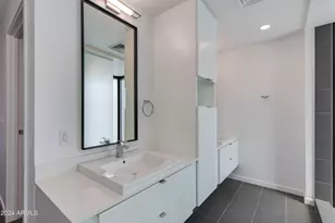 200 W Portland St, Phoenix, AZ 85003 - Photo 10