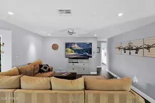 2502 E North Ln, Phoenix, AZ 85028 - Photo 8