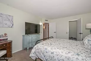 10888 W Emerald Dr, Sun City, AZ 85351 - Photo 14