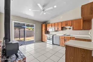 401 E Oraibi Dr, Phoenix, AZ 85024 - Photo 4