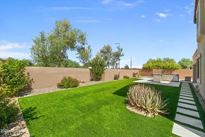 23306 N 40th Place, Phoenix, AZ 85050 - Photo 2