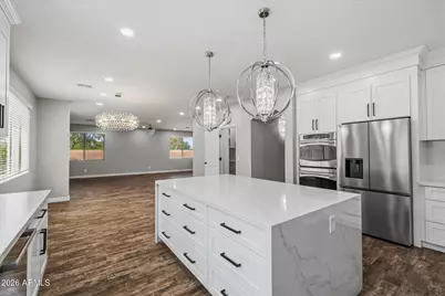 23306 N 40th Place, Phoenix, AZ 85050 - Photo 18