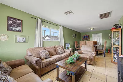 2529 N 40th Avenue, Phoenix, AZ 85009 - Photo 2