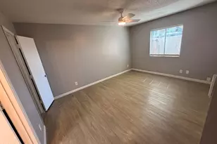6527 N 67th Ave, Glendale, AZ 85301 - Photo 12