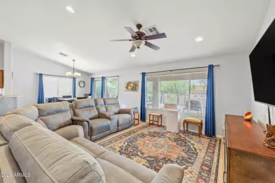 137 S Hancock Trail, Casa Grande, AZ 85194 - Photo 2