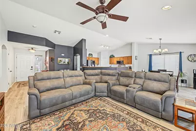 137 S Hancock Trail, Casa Grande, AZ 85194 - Photo 4