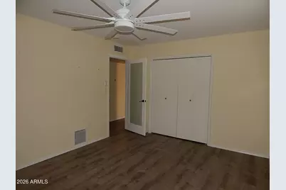 10437 W Cheryl Drive, Sun City, AZ 85351 - Photo 6