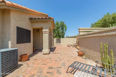 7961 E Joshua Tree Lane, Scottsdale, AZ 85250 - Photo 4
