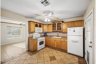 8117 N 30th Drive, Phoenix, AZ 85051 - Photo 4