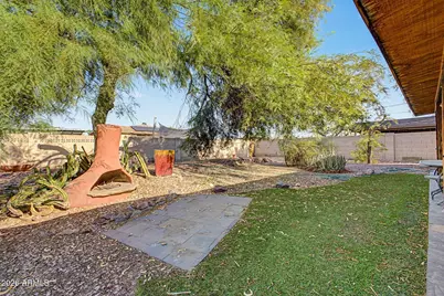 8117 N 30th Drive, Phoenix, AZ 85051 - Photo 18