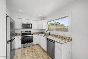 3529 W Acapulco Ln, Phoenix, AZ 85053 - Photo 10