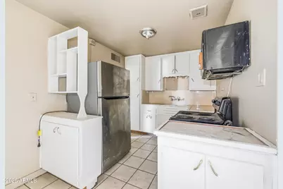 6532 N 19th Drive, Phoenix, AZ 85015 - Photo 8