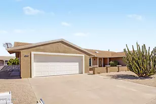 10014 W Oak Ridge Dr, Sun City, AZ 85351 - Photo 2