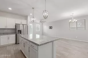 15807 W Port Royale Ln, Surprise, AZ 85379 - Photo 10