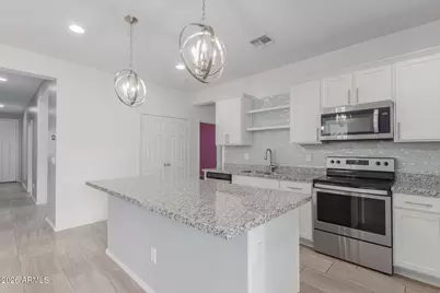 15807 W Port Royale Lane, Surprise, AZ 85379 - Photo 8