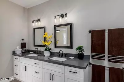 3816 E Monterey Way, Phoenix, AZ 85018 - Photo 10
