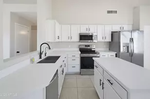 1253 S Colonial Dr, Gilbert, AZ 85296 - Photo 8