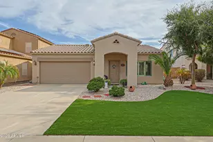 15933 W Mauna Loa Ln, Surprise, AZ 85379 - Photo 2