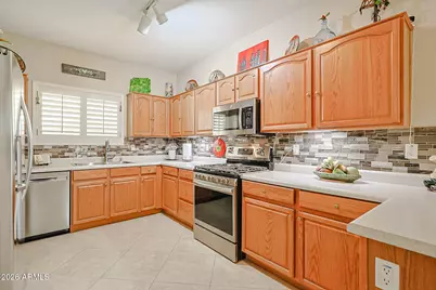 15933 W Mauna Loa Lane, Surprise, AZ 85379 - Photo 10