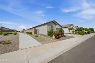 2022 E New Bonnet Ln, San Tan Valley, AZ 85140 - Photo 2