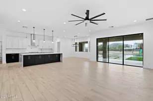37643 N 22nd St, Phoenix, AZ 85086 - Photo 4