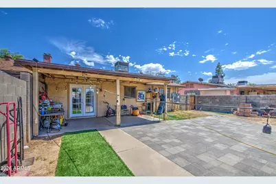 5040 N 41st Drive, Phoenix, AZ 85019 - Photo 32