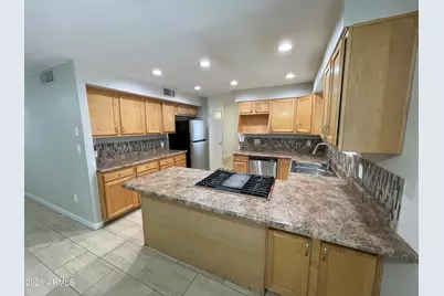 2211 N 54th Lane, Phoenix, AZ 85035 - Photo 6