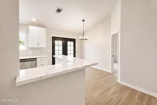 4517 E Desert View Dr, Phoenix, AZ 85044 - Photo 8