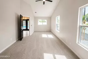 4517 E Desert View Dr, Phoenix, AZ 85044 - Photo 12