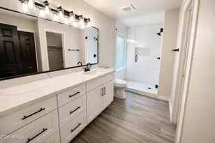 4517 E Desert View Dr, Phoenix, AZ 85044 - Photo 14
