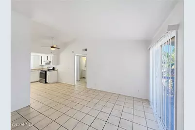10820 N 16th Avenue #Apt 3, Phoenix, AZ 85029 - Photo 4