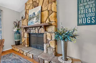 2032 W Meadow Dr, Phoenix, AZ 85023 - Photo 8
