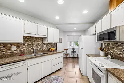 13833 N 111th Avenue, Sun City, AZ 85351 - Photo 2