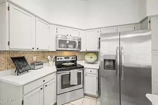 246 E Vaughn Ave, Gilbert, AZ 85234 - Photo 14