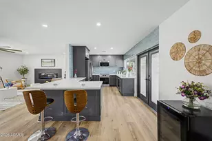 2818 E Malapai Dr, Phoenix, AZ 85028 - Photo 12