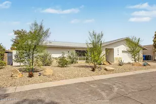 2818 E Malapai Dr, Phoenix, AZ 85028 - Photo 34
